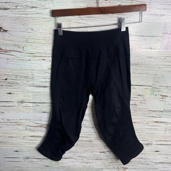 Lululemon Ebb and Flow Seamless Crop Charcoal Grey Workout Leggings 8 Medium - Picture 1 of 8